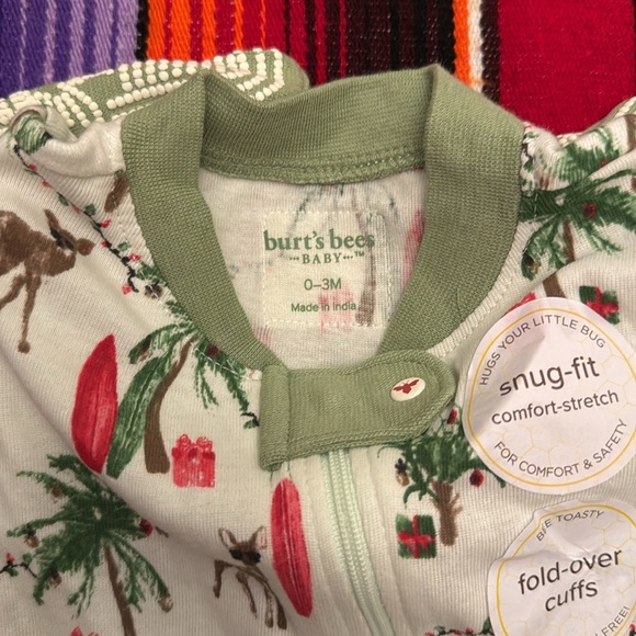 Burt’s bees Christmas pajamas - Picture 3 of 3